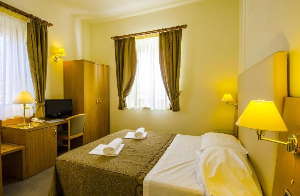تْشيفالو Villa Margherita المظهر الخارجي الصورة